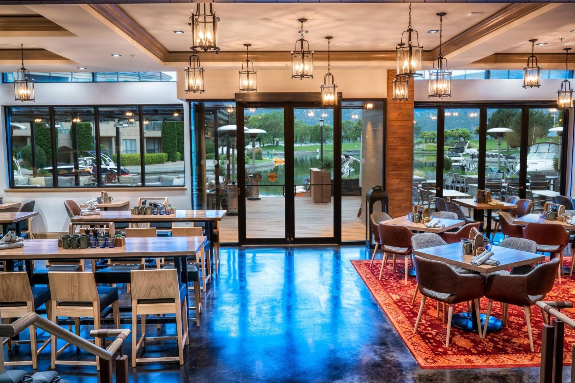 Delta Hotels By Marriott Grand Okanagan Resort Kelowna Exterior photo