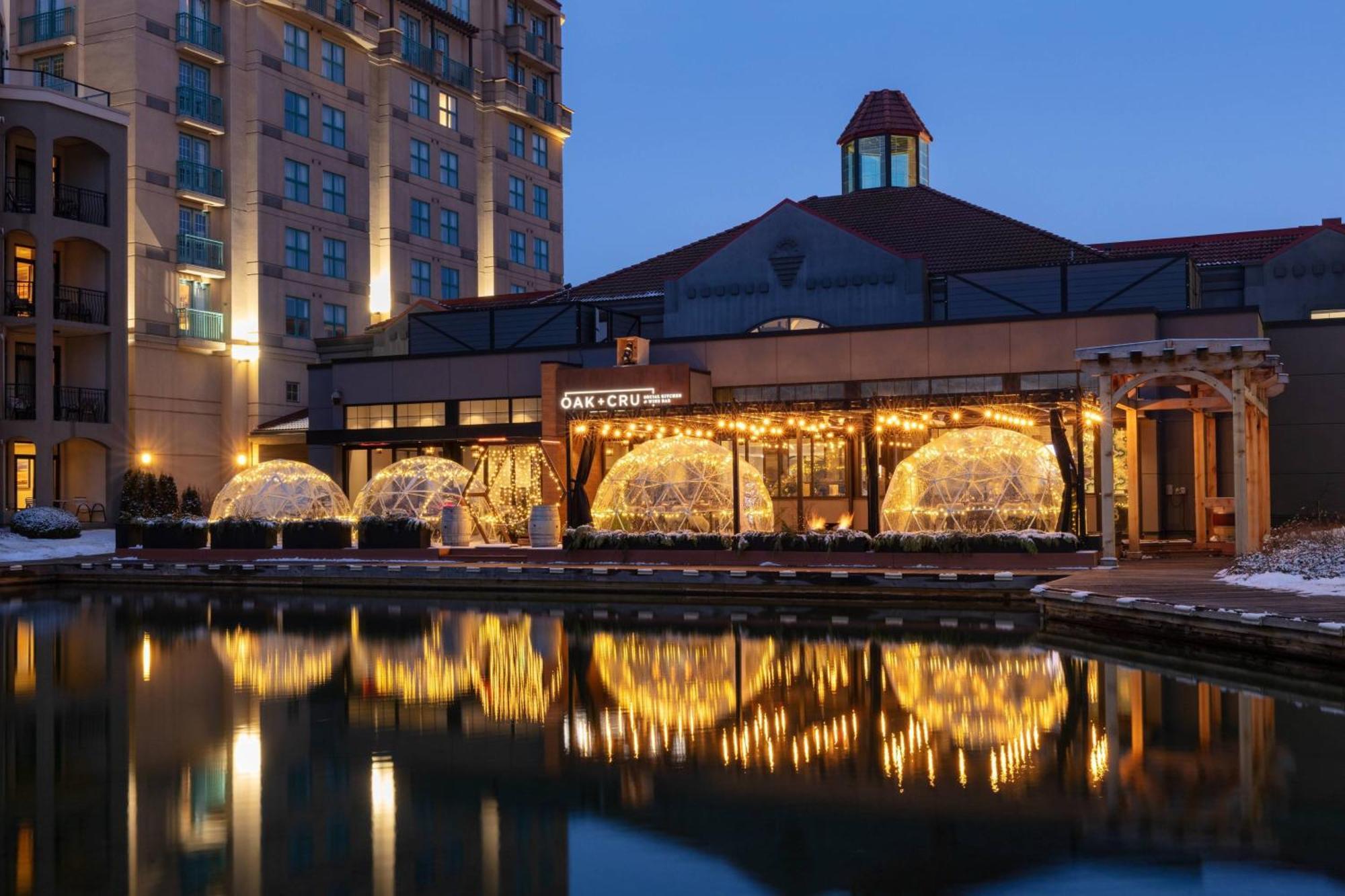 Delta Hotels By Marriott Grand Okanagan Resort Kelowna Exterior photo