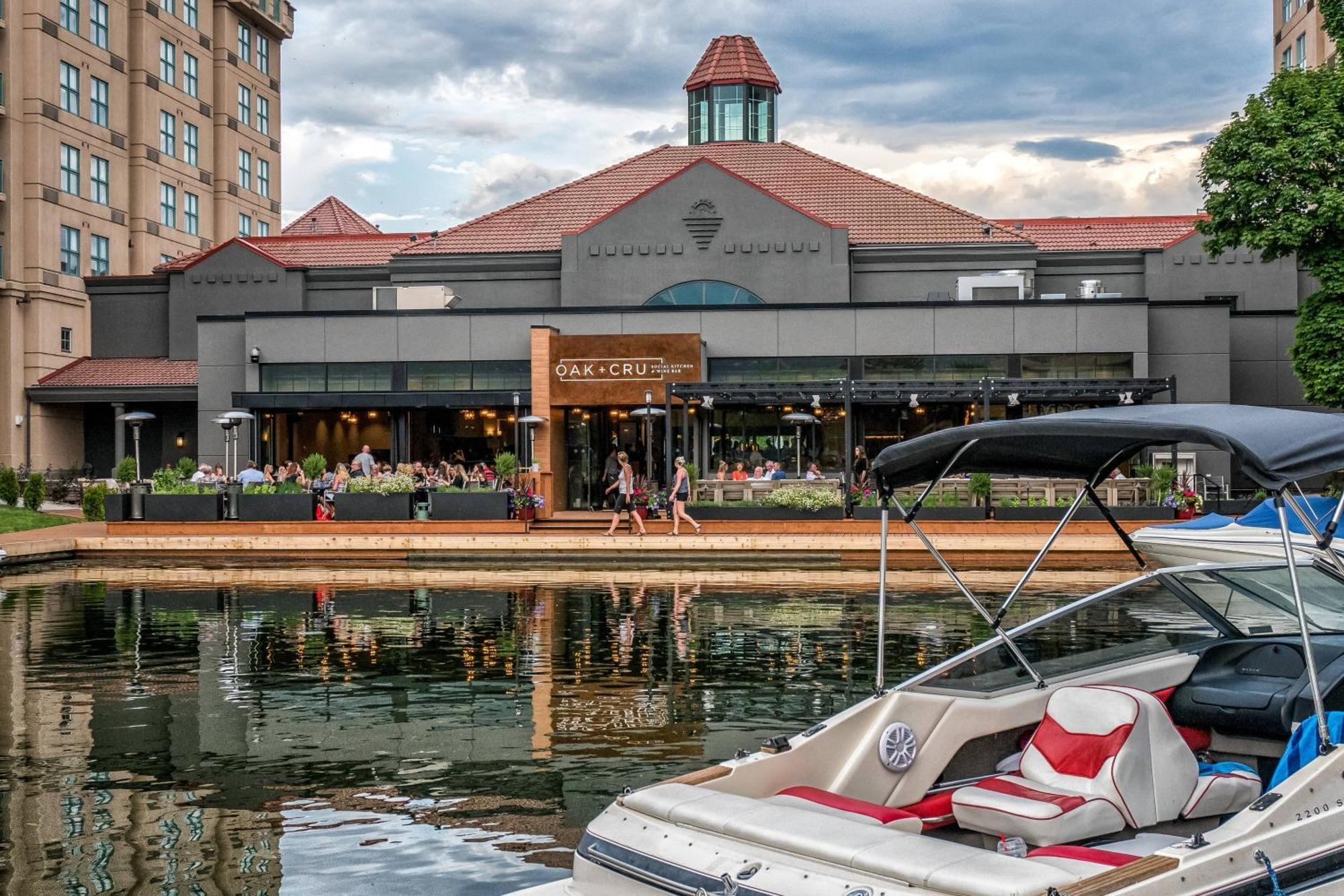 Delta Hotels By Marriott Grand Okanagan Resort Kelowna Exterior photo